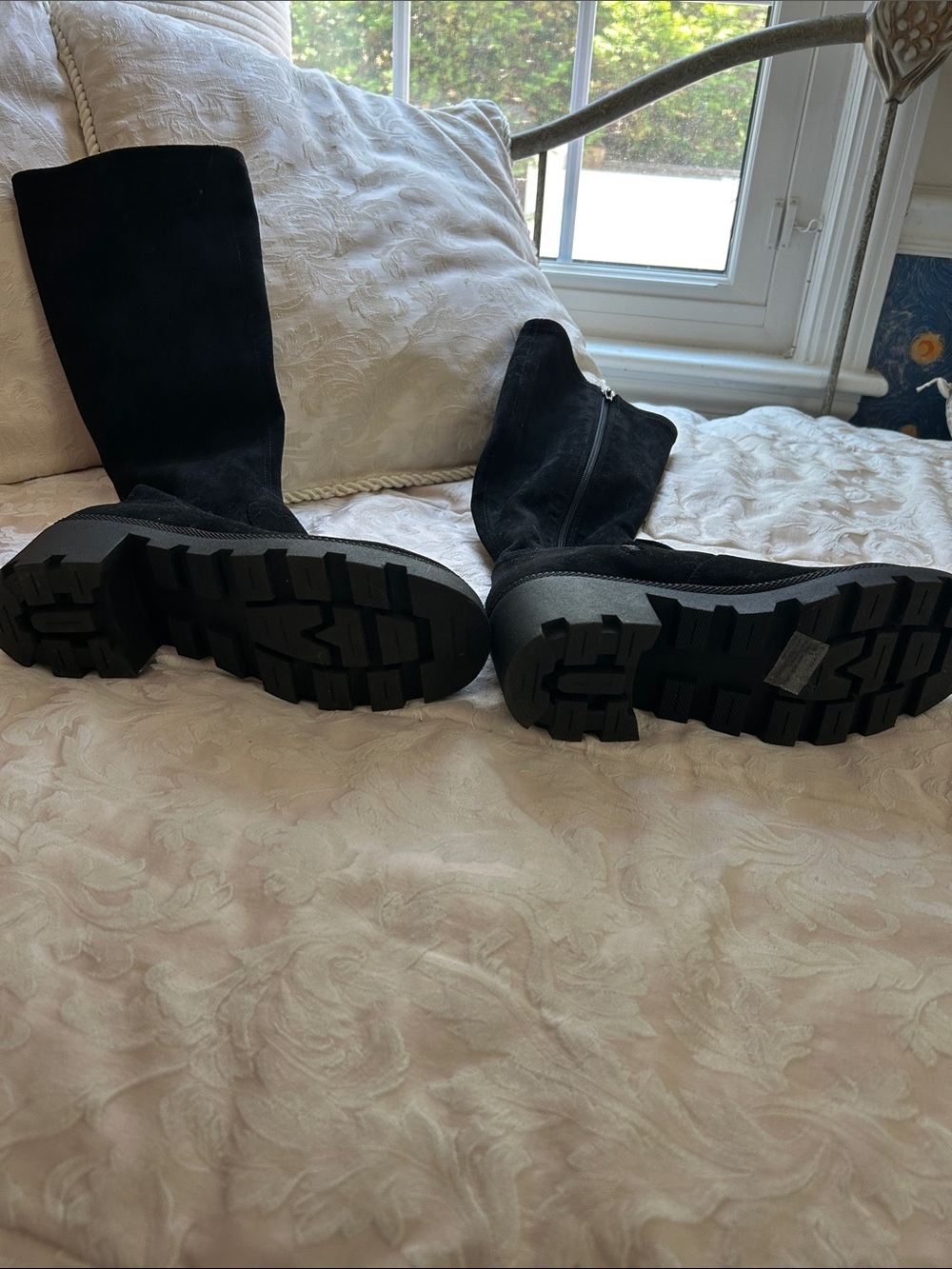NWOT. Classic Black Suede Knee-High Lug Sole Boots. Size 8. - Picture 4 of 4